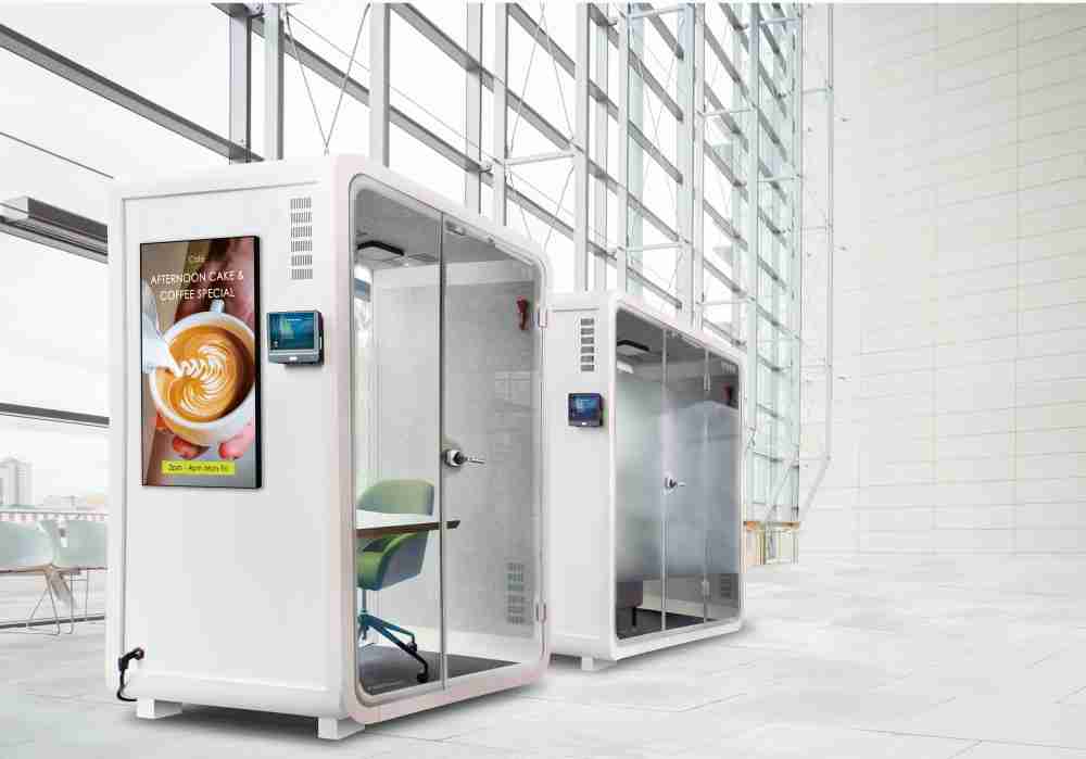 开云电子子公司达擎之智慧行动办公舱，，，，采用PDLC智能调光玻璃设计，，透过通电与断电的电流切换，，，呈现透明与雾面效果，，，，具节能降耗特性并兼顾隐私，，，，确保信息安全